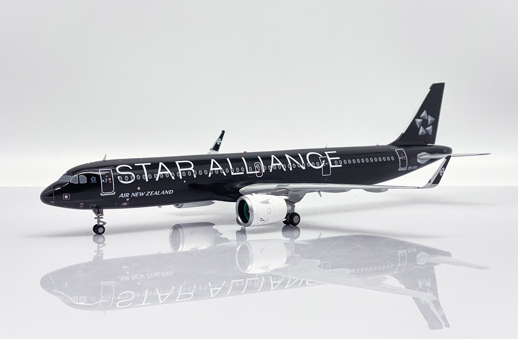 Air New Zealand Airbus A321neo ZK-OYB 'Star Alliance' (XX20349)