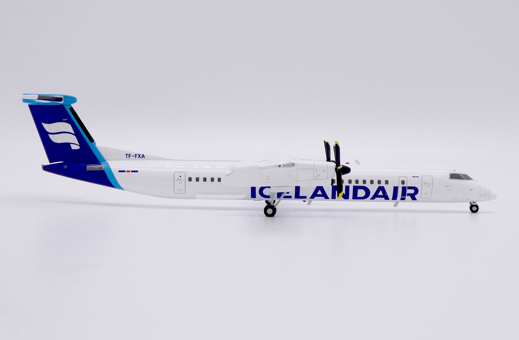 Icelandair Dash 8-400 TF-FXA (XX20425)