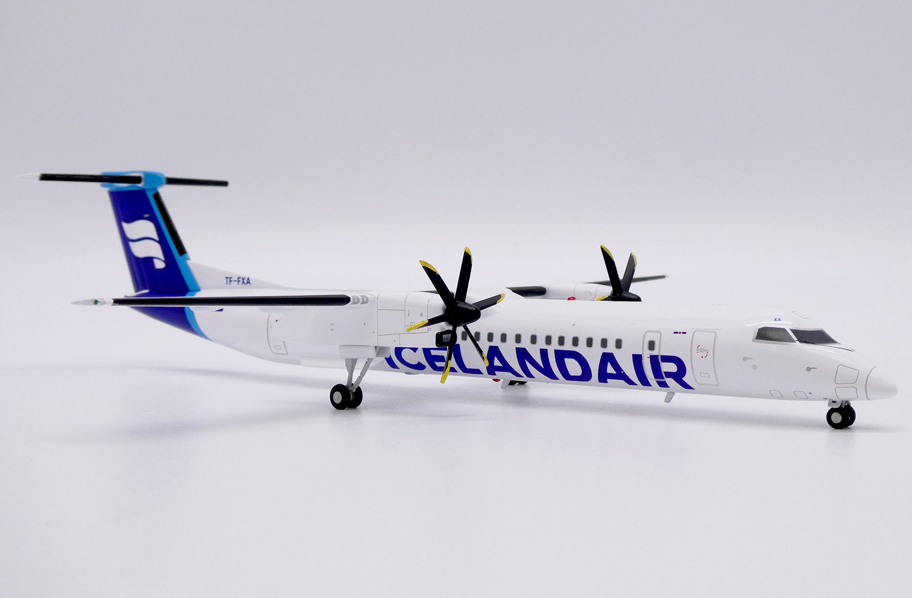 Icelandair Dash 8-400 TF-FXA (XX20425)