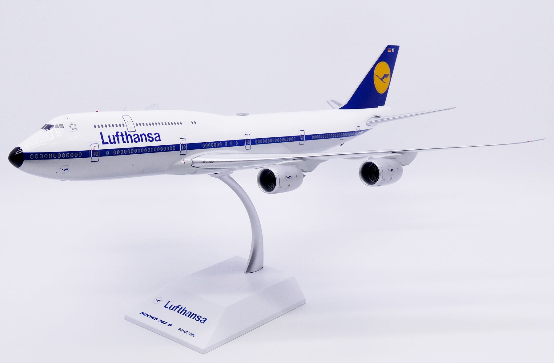Lufthansa Boeing 747-8 D-ABYT 'Retro' (XX20454)