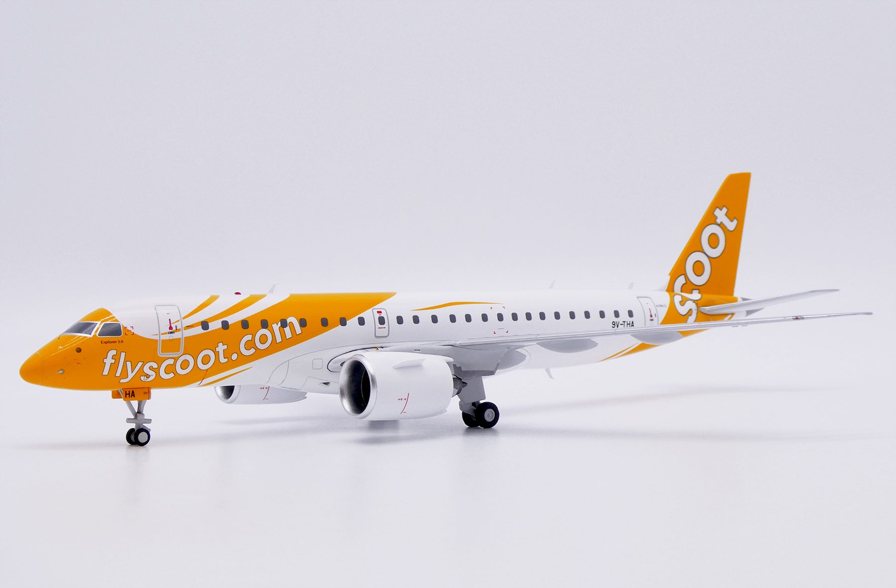 Scoot Embraer 190-300STD (190-E2) 9V-THA (XX20476)