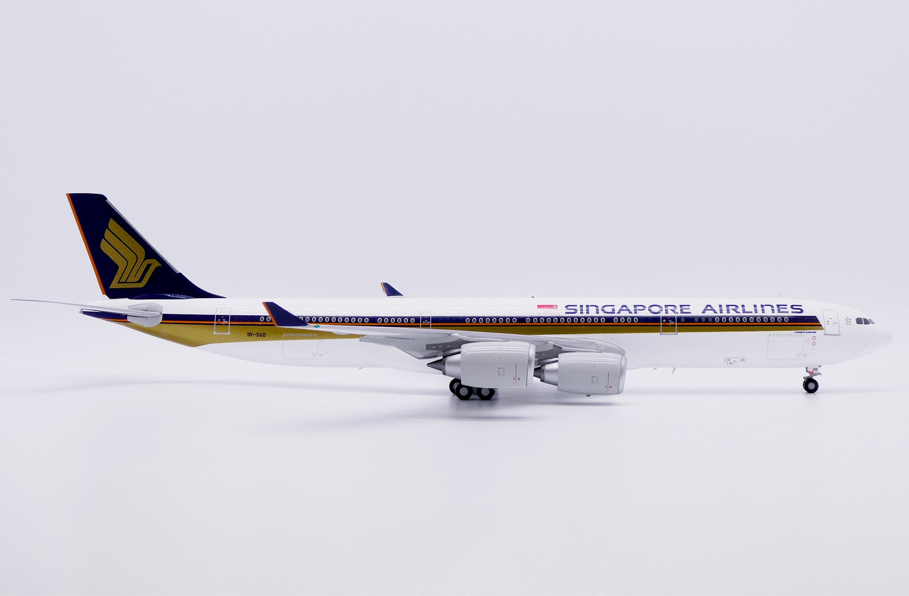 Singapore Airlines Airbus A340-500 9V-SGD (XX20674)