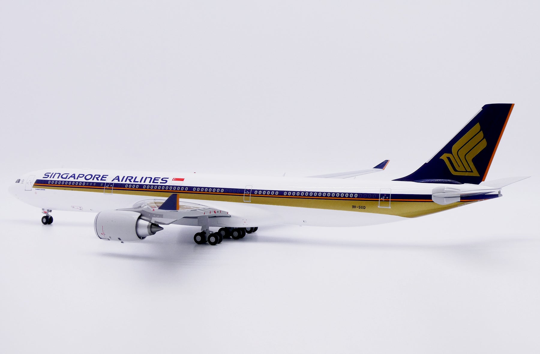 Singapore Airlines Airbus A340-500 9V-SGD (XX20674)