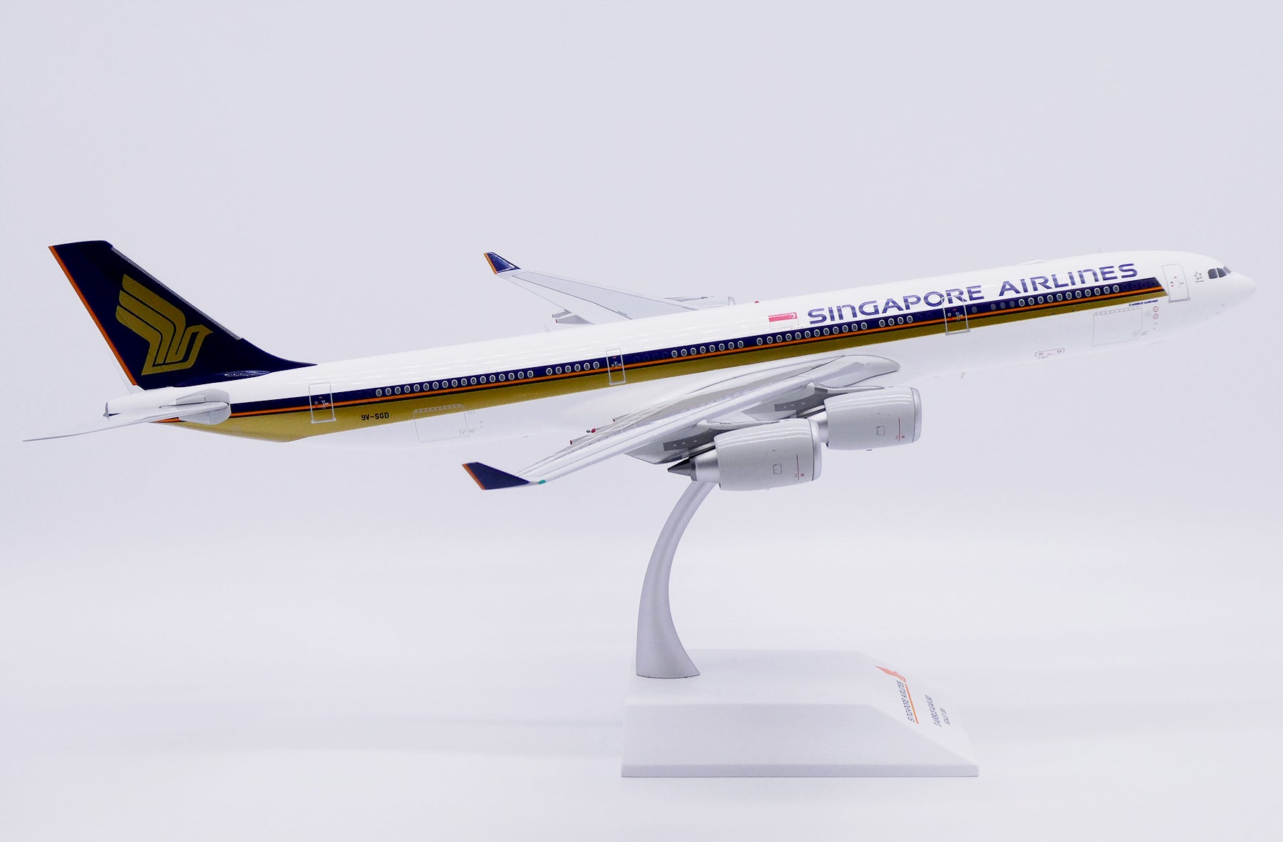 Singapore Airlines Airbus A340-500 9V-SGD (XX20674)