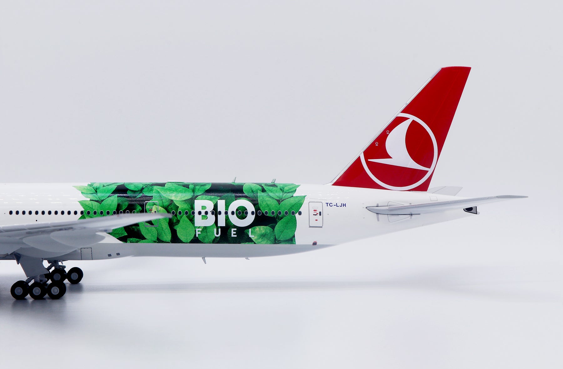 Turkish Airlines Boeing 777-300ER TC-LJH 'Bio Fuel' (XX20705)