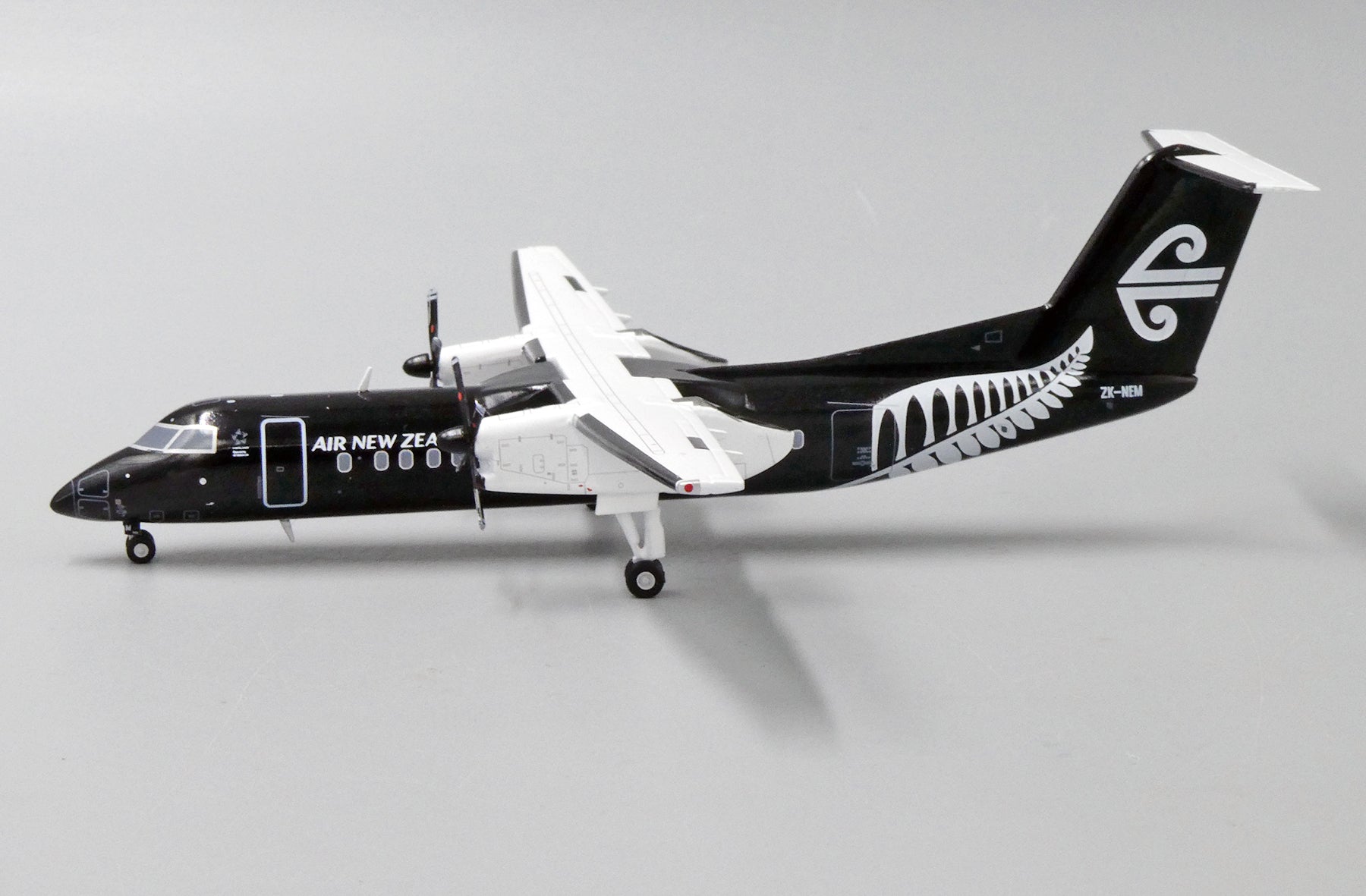 Air New Zealand Dash 8-300 ZK-NEM 'All Blacks' (XX2272)