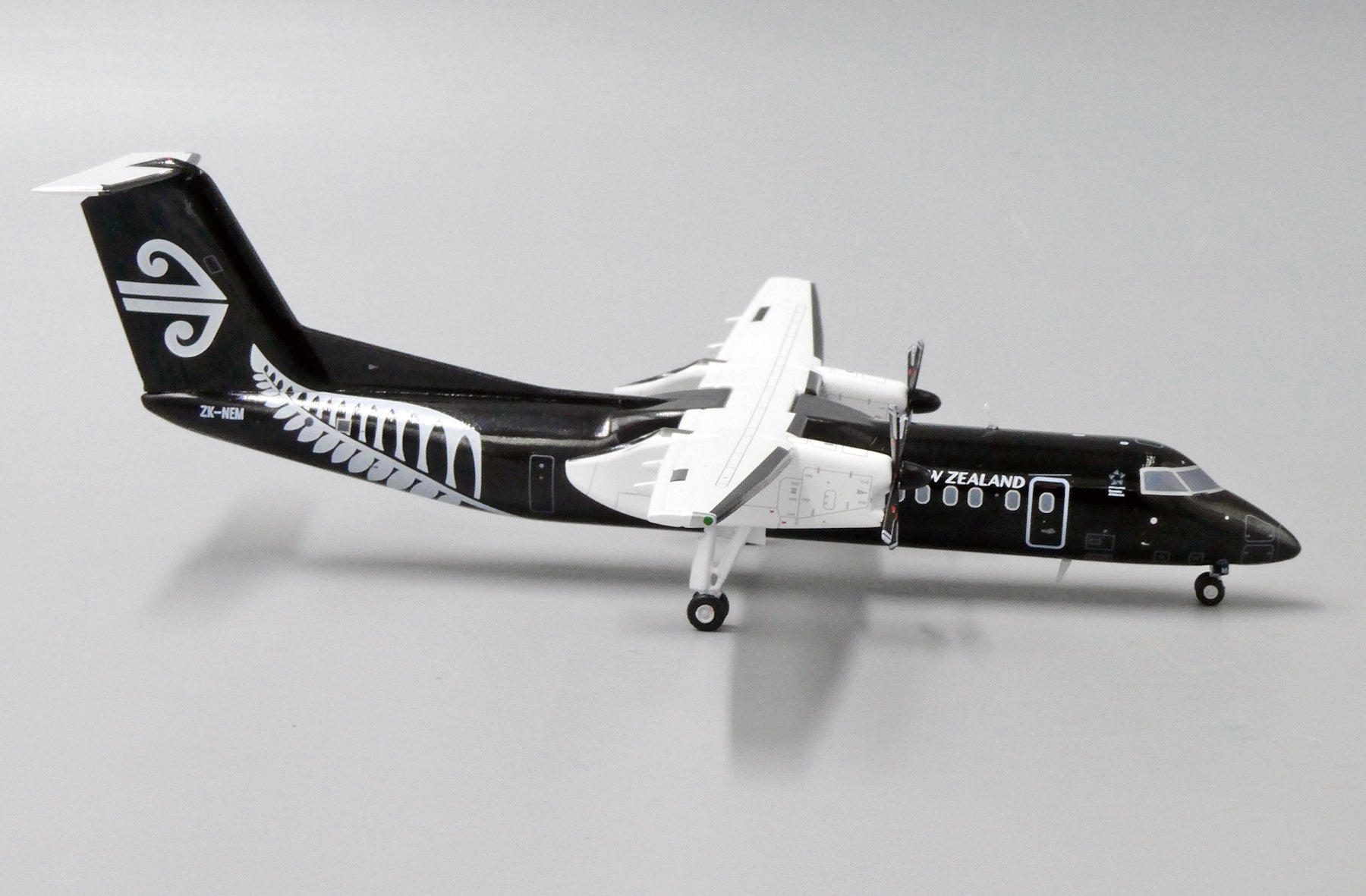 Air New Zealand Dash 8-300 ZK-NEM 'All Blacks' (XX2272)