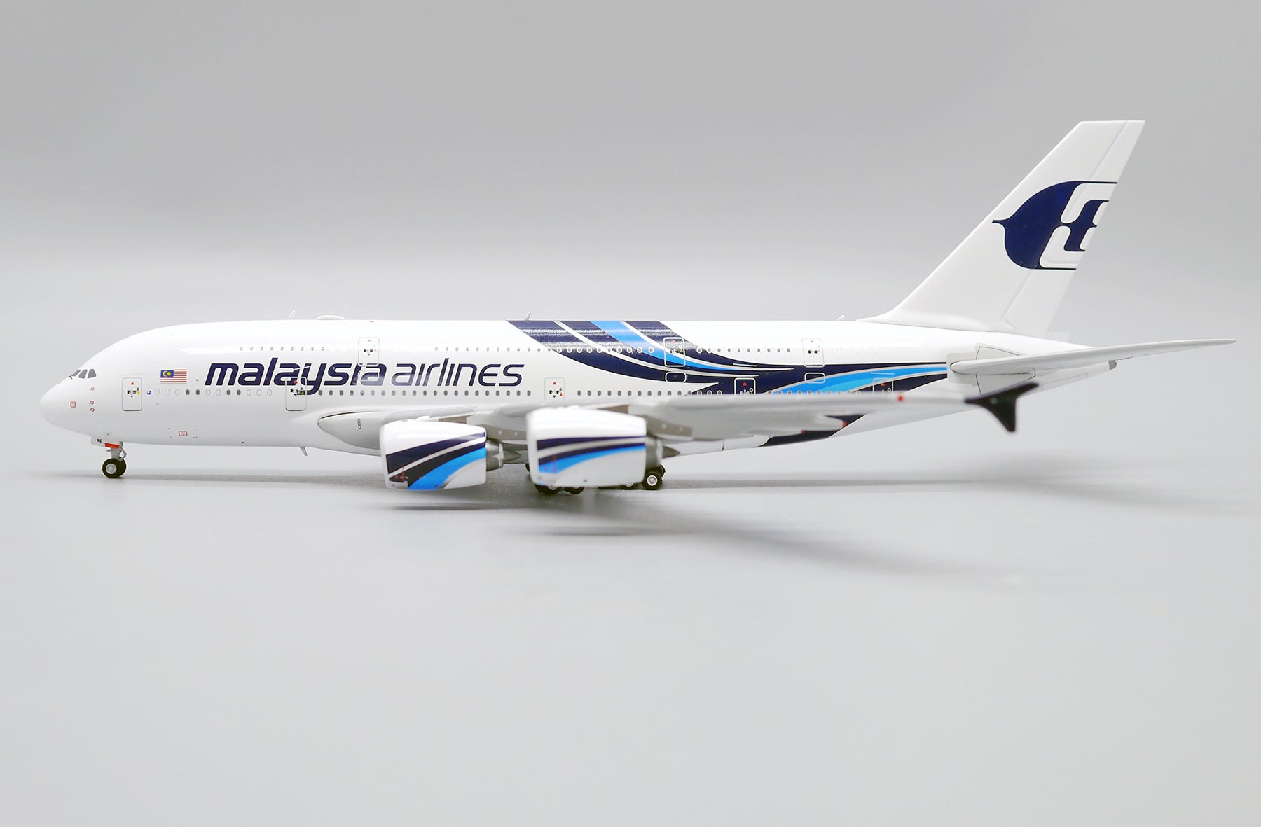 Malaysia Airlines Airbus A380-800 9M-MNE (XX40049)