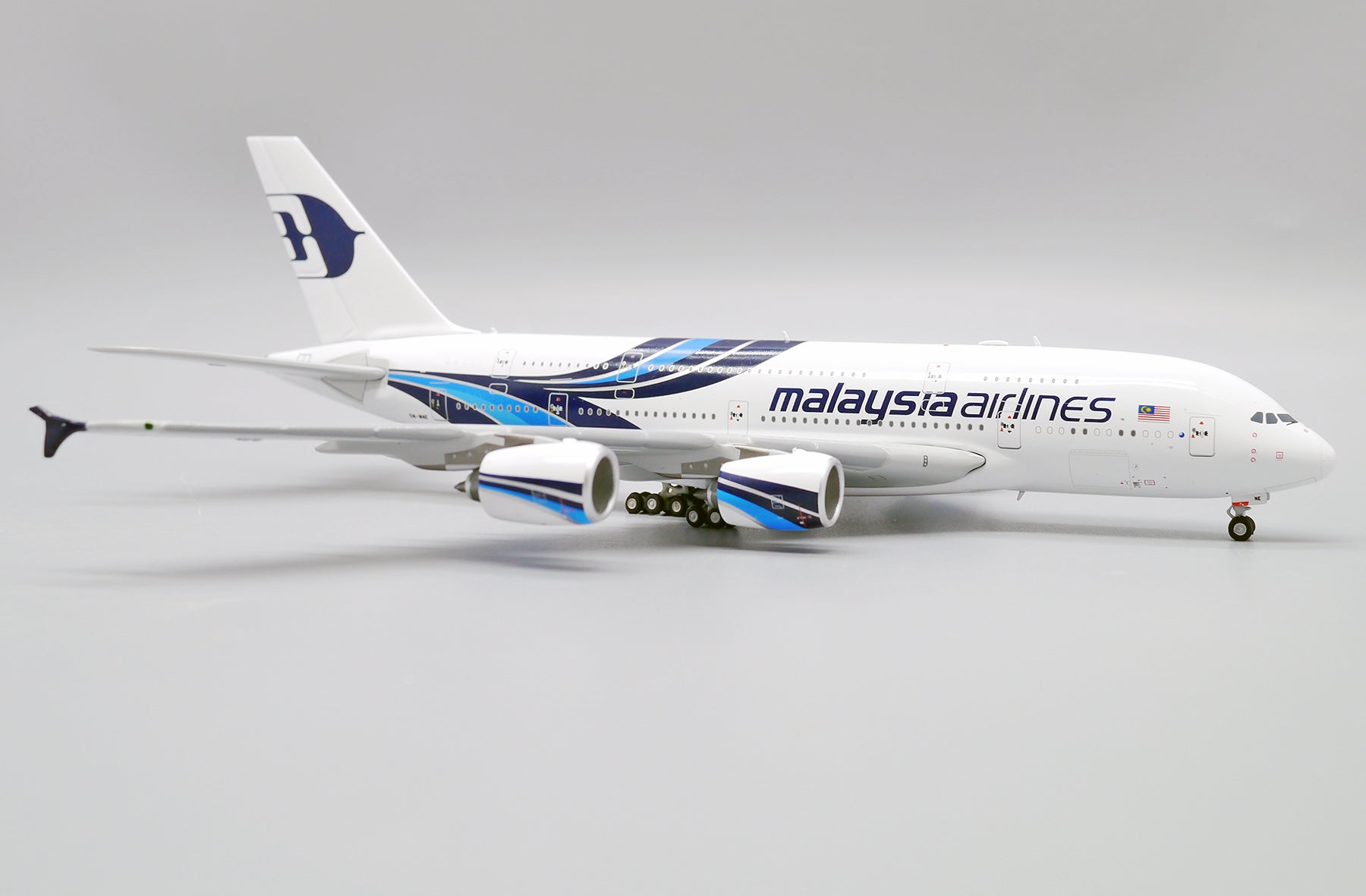 Malaysia Airlines Airbus A380-800 9M-MNE (XX40049)