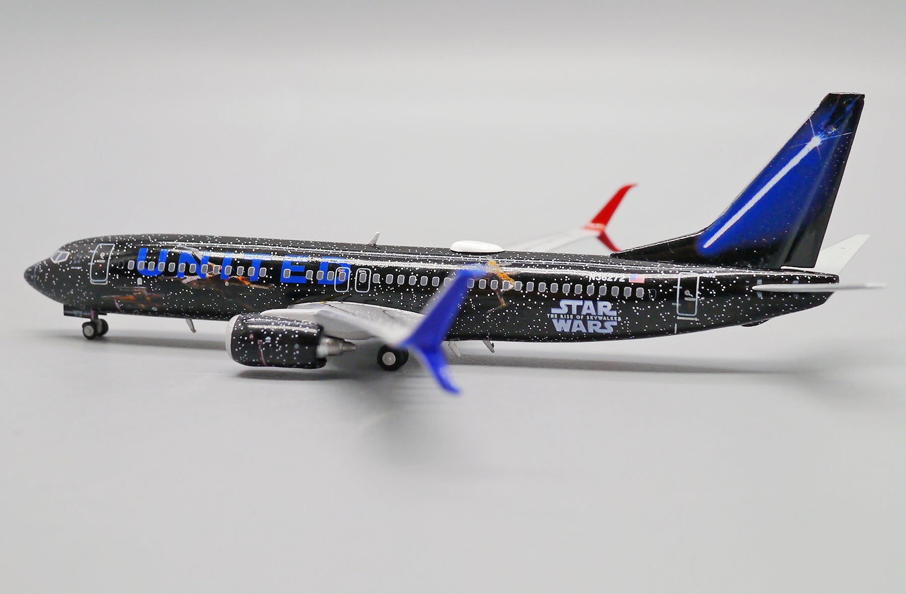 United Airlines Boeing 737-800 N36272 'Star Wars The Rise of Sky Walker' (XX40079)