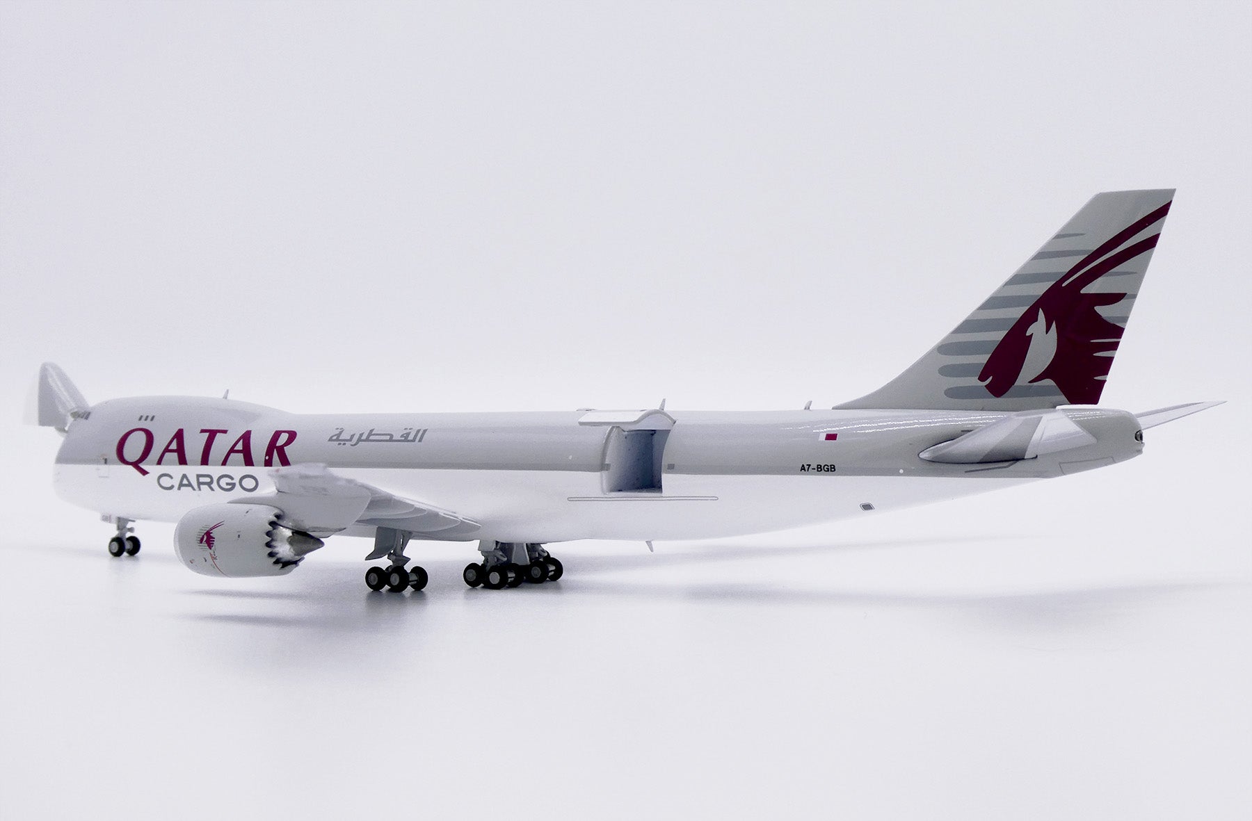 Qatar Airways Cargo Boeing 747-8F A7-BGB 'interactive series' (XX40161C)