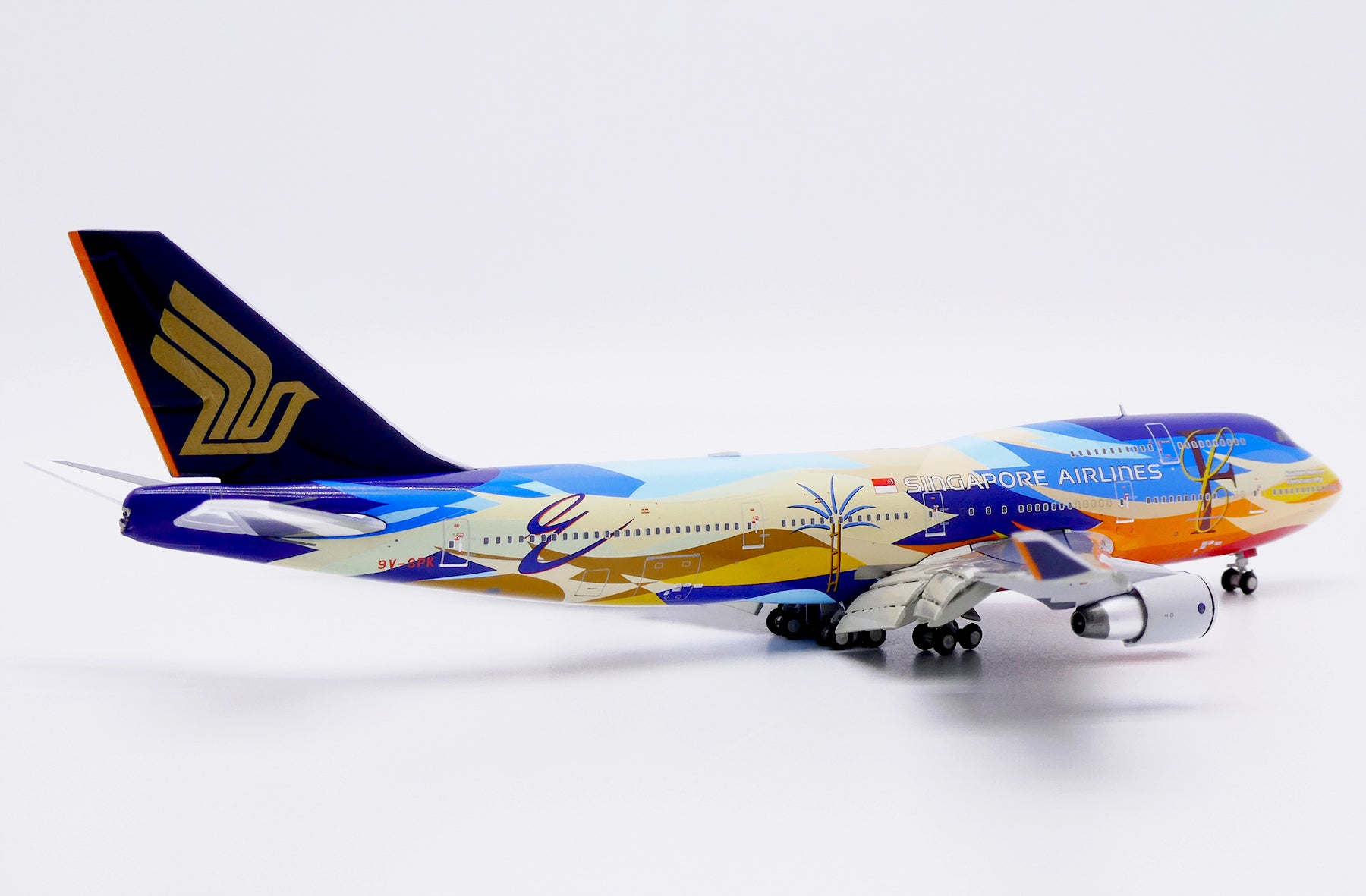 Singapore Airlines Boeing 747-400 9V-SPK 'Tropical / Flaps Down' (XX40213A)