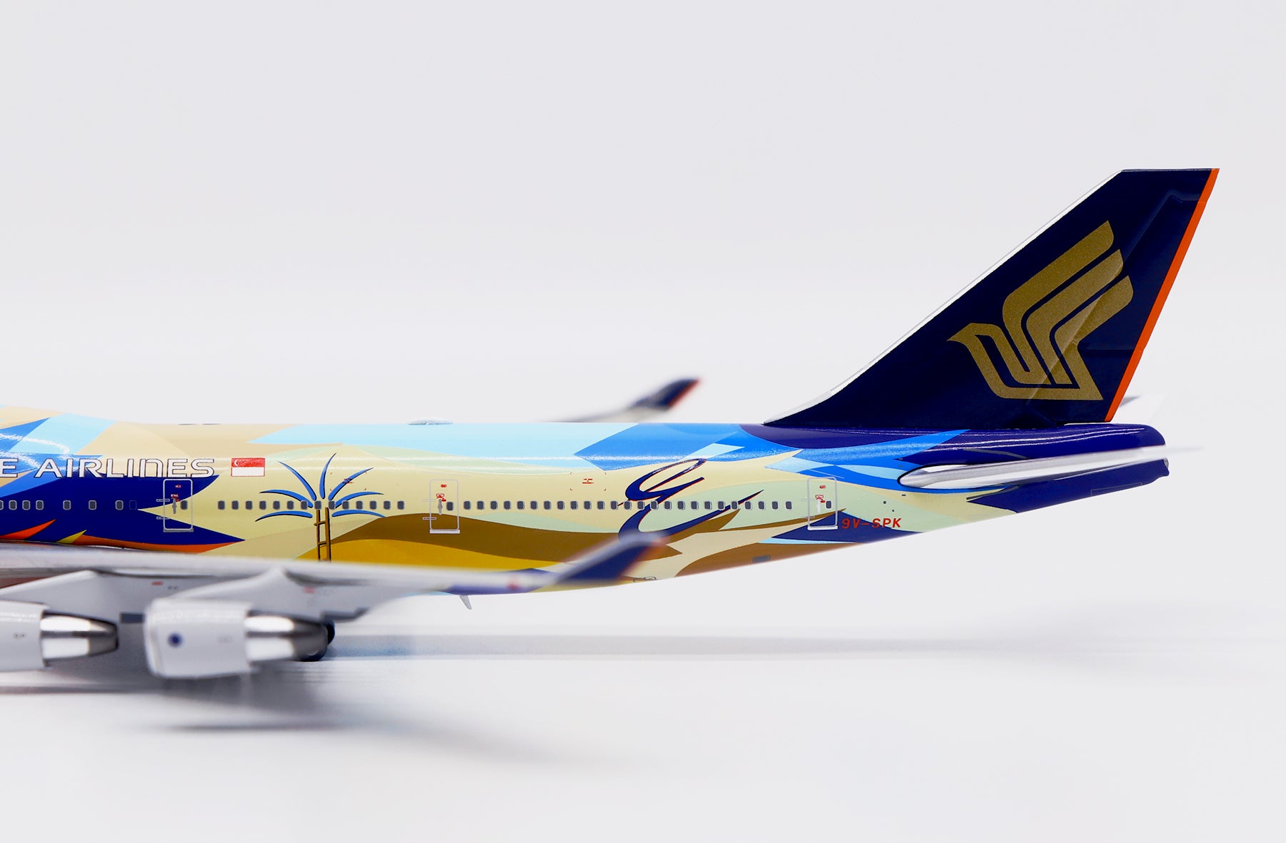 Singapore Airlines Boeing 747-400 9V-SPK 'Tropical' (XX40213)