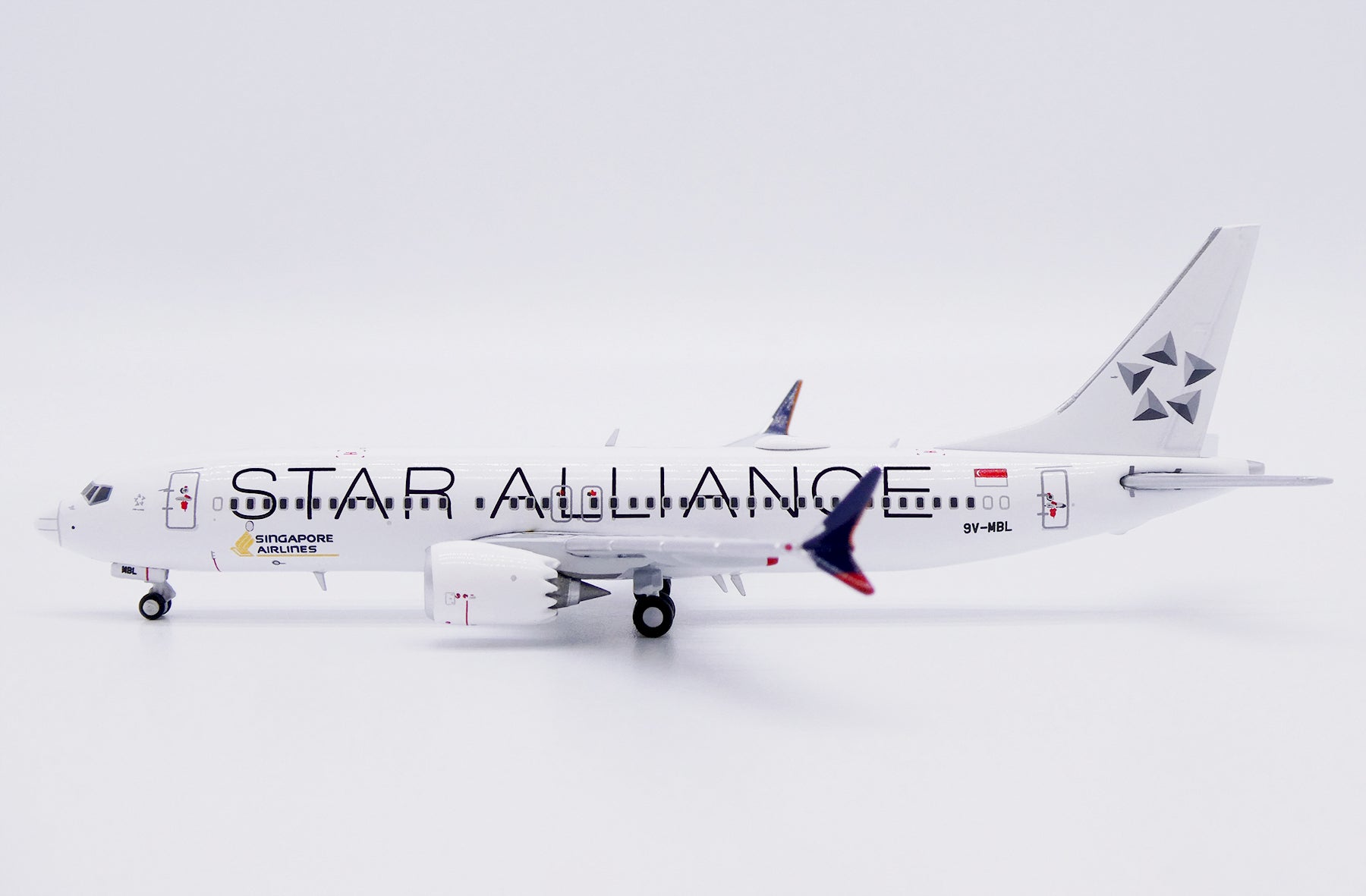 Singapore Airlines Boeing 737 MAX 8 9V-MBL 'Star Alliance' (XX40351)