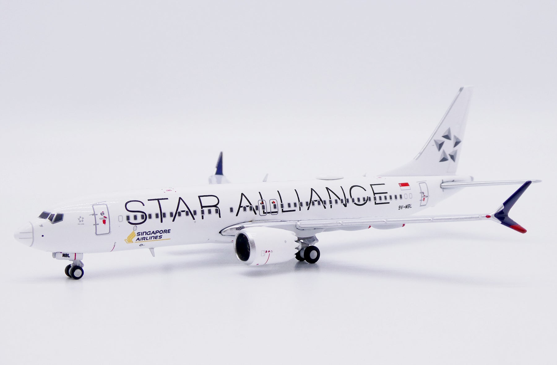 Singapore Airlines Boeing 737 MAX 8 9V-MBL 'Star Alliance' (XX40351)