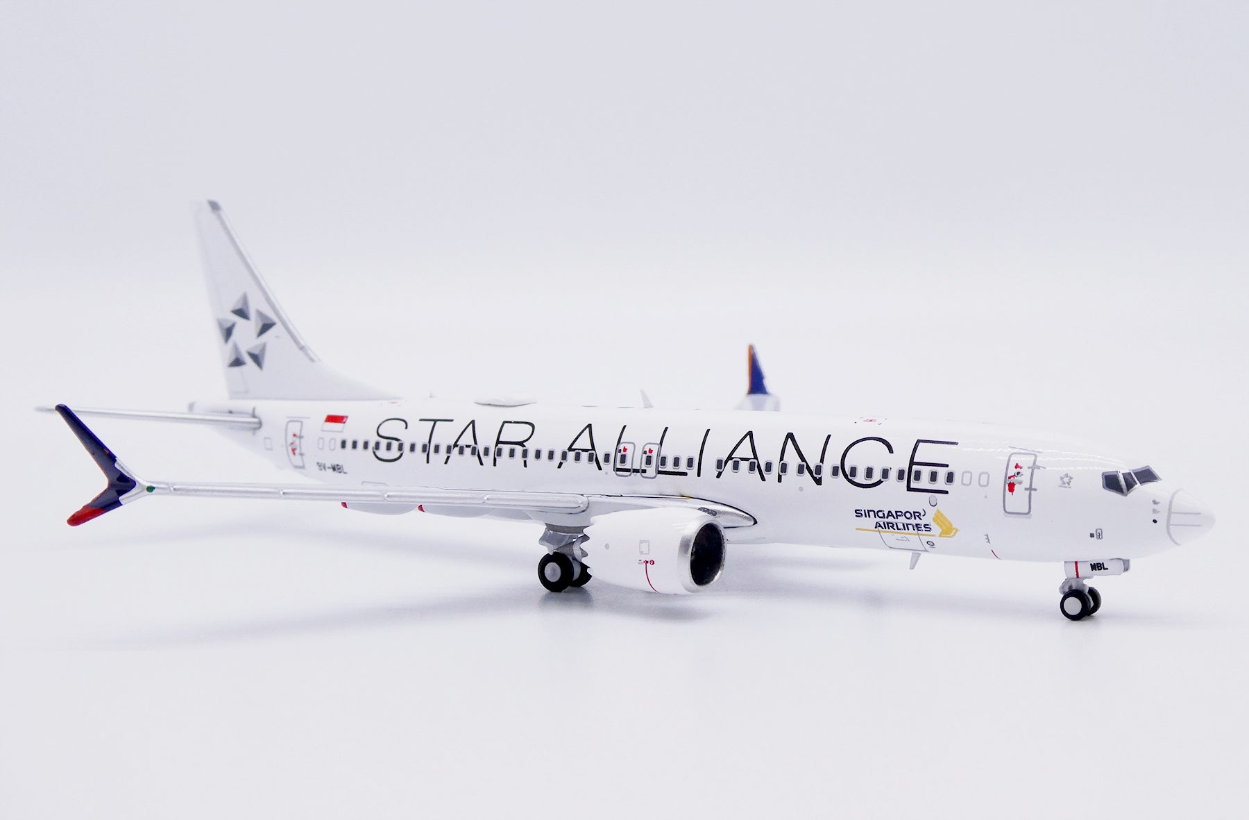 Singapore Airlines Boeing 737 MAX 8 9V-MBL 'Star Alliance' (XX40351)