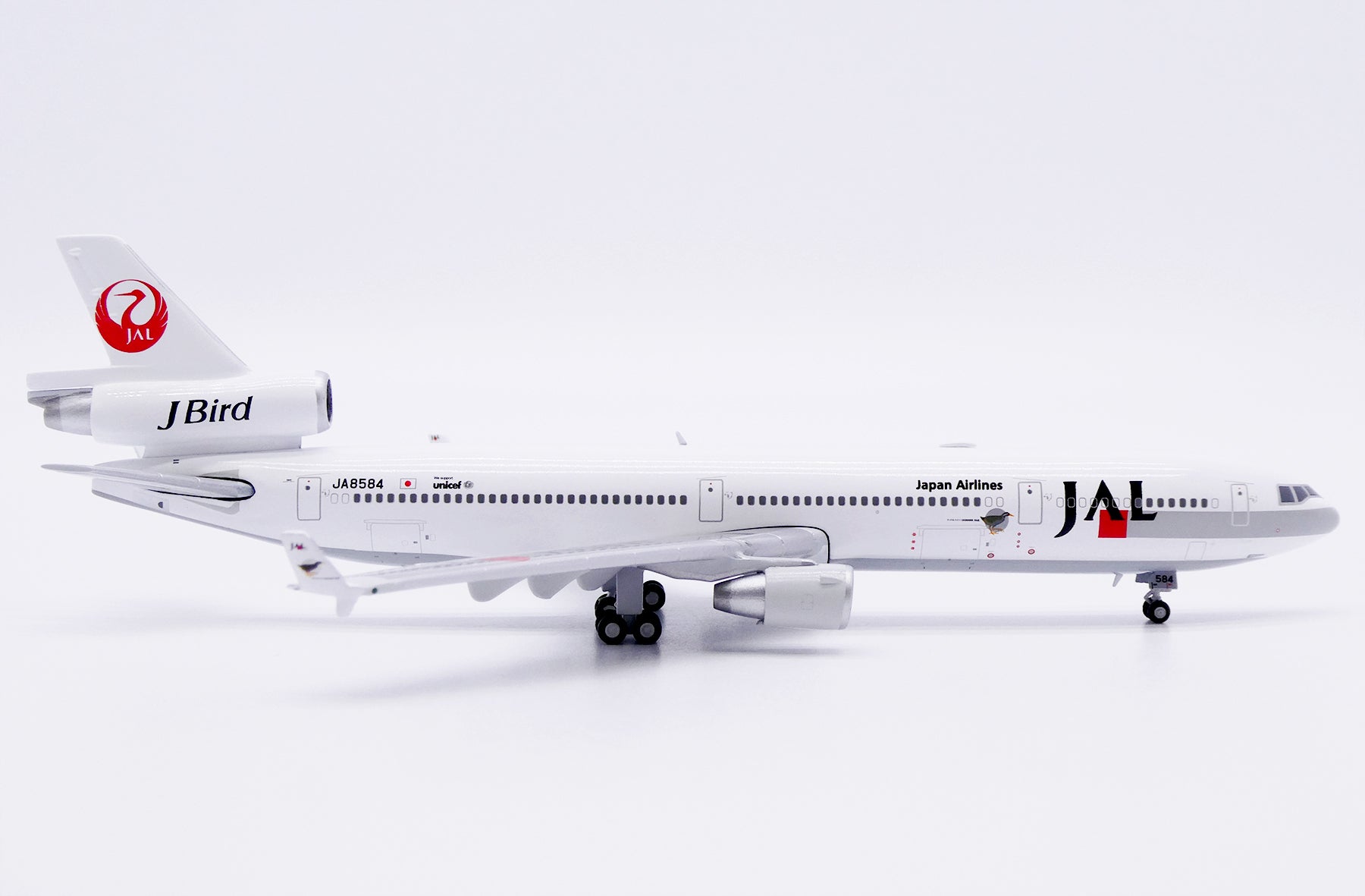 JAL Japan Airlines McDonnell Douglas MD-11 JA8584 (XX40373)