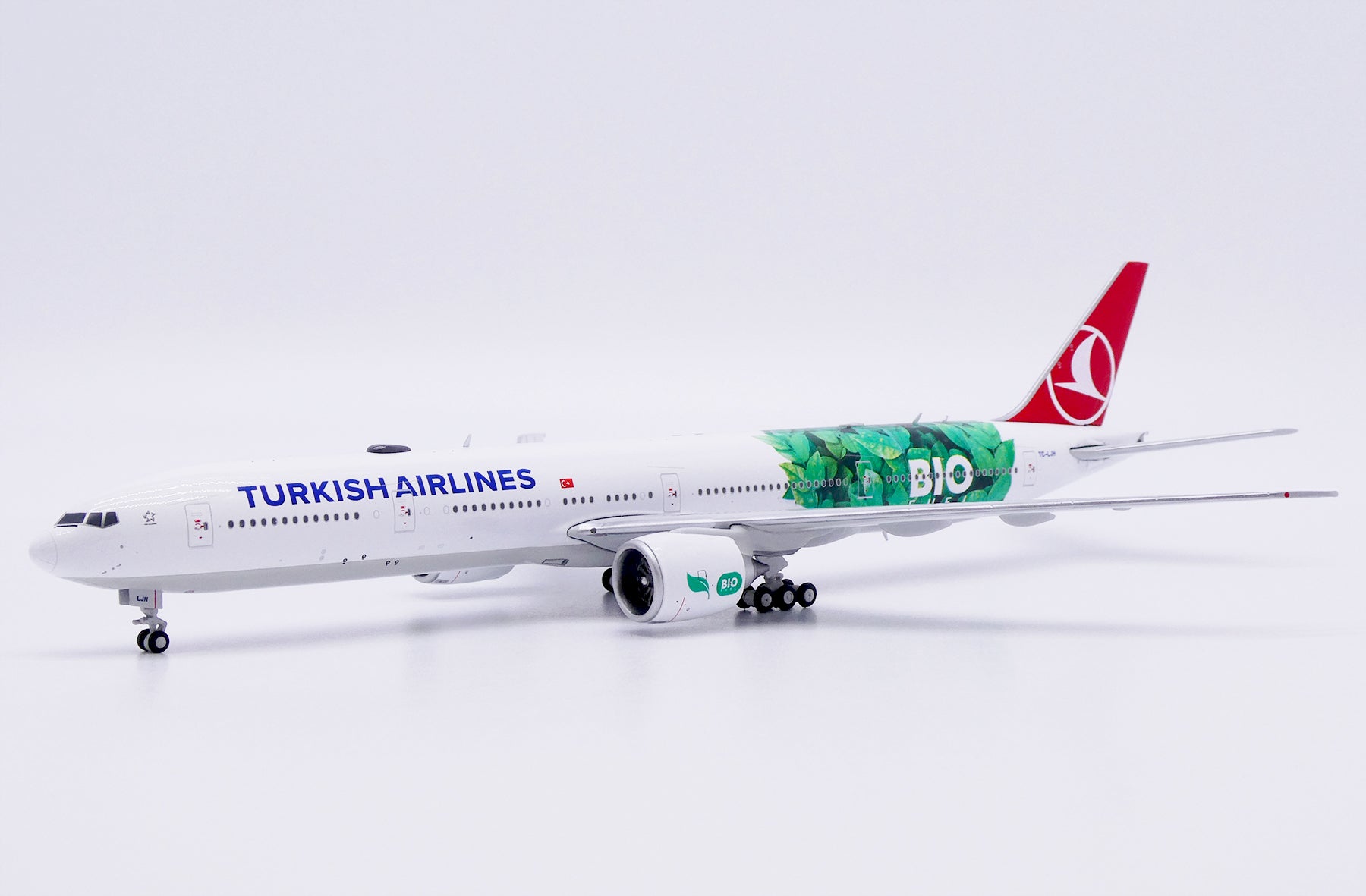 Turkish Airlines Boeing 777-300ER TC-LJH 'Bio Fuel' (XX40461)