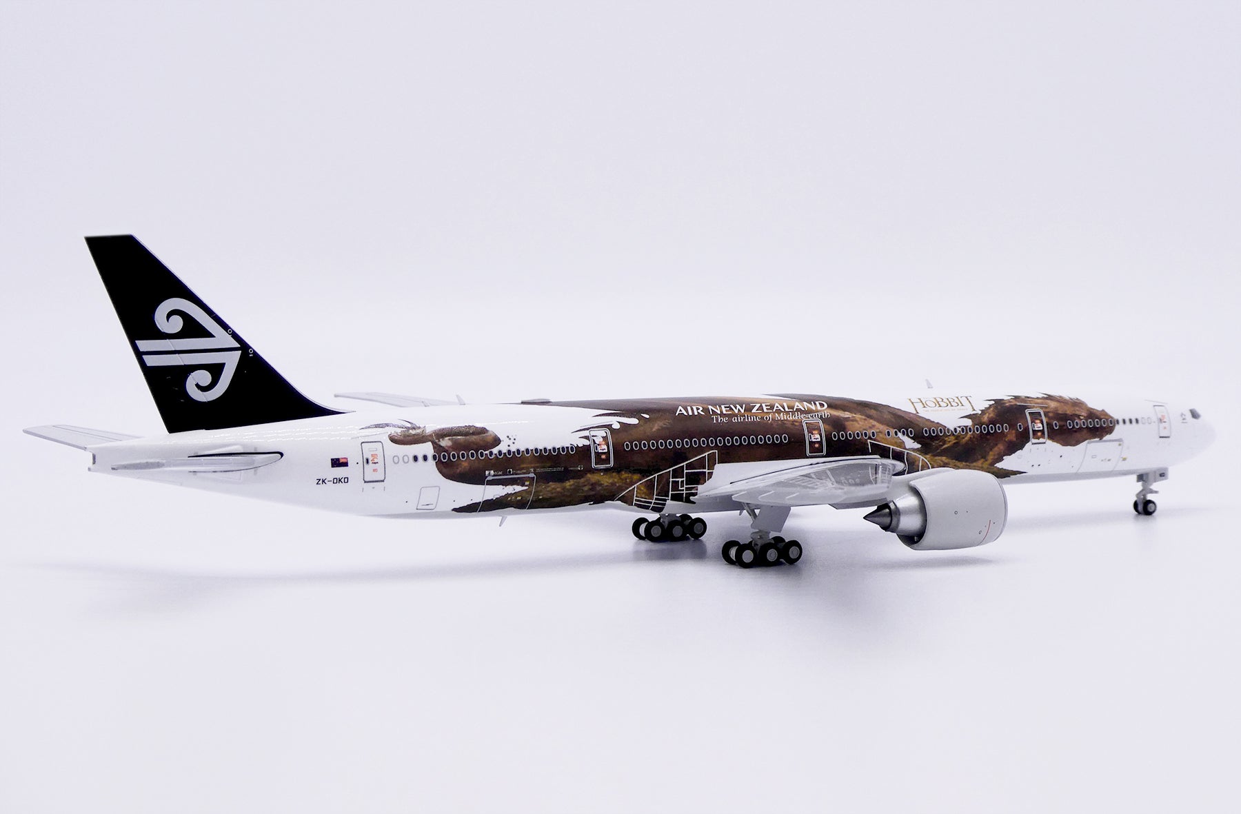 Air New Zealand Boeing 777-300ER ZK-OKO 'Desolation of Smaug' (XX40621)