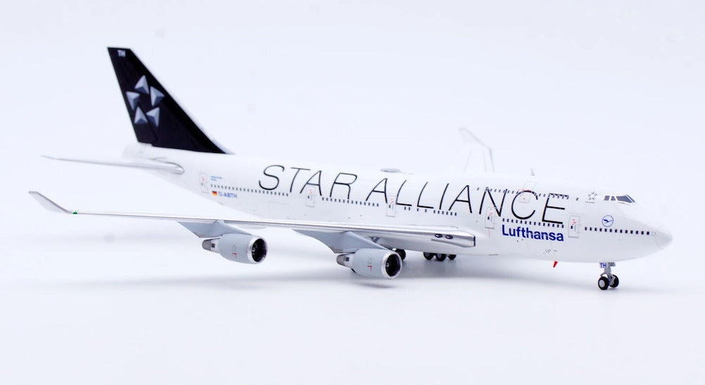 Lufthansa Boeing 747-400 D-ABTH 'Star Alliance' (XX40670)