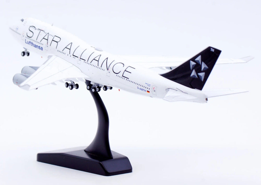 Lufthansa Boeing 747-400 D-ABTH 'Star Alliance' (XX40670)