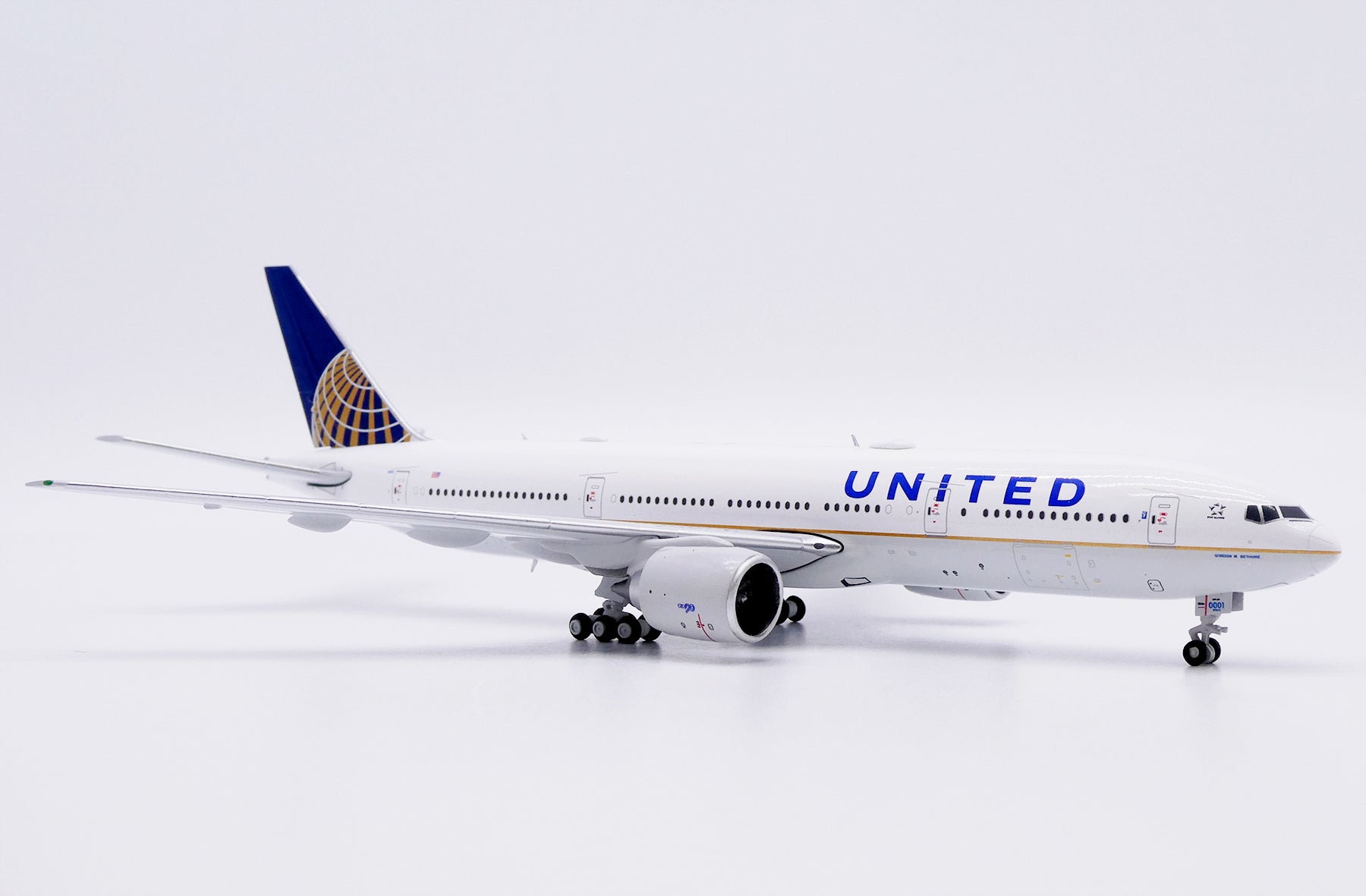 United Airlines Boeing 777-200ER N78001 (XX40671)