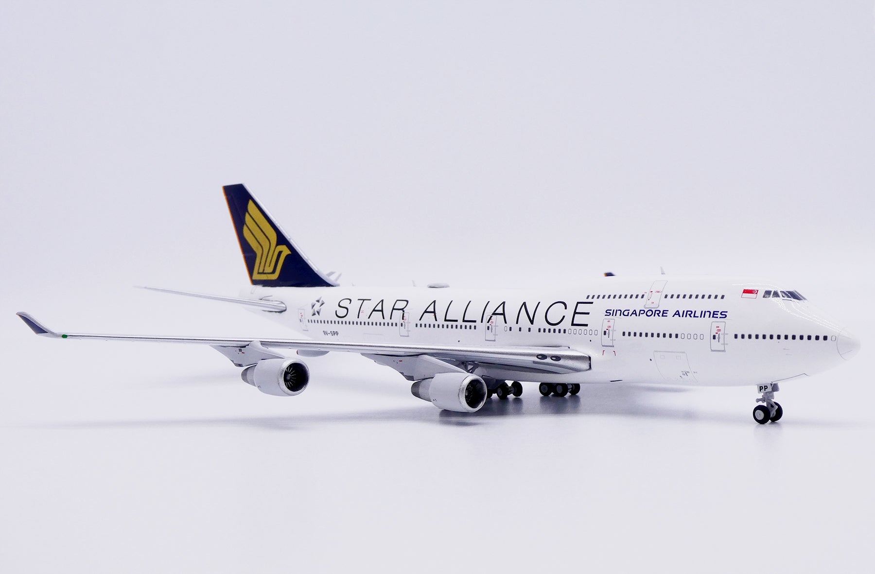 Singapore Airlines Boeing 747-400 9V-SPP 'Star Alliance' (XX40701)