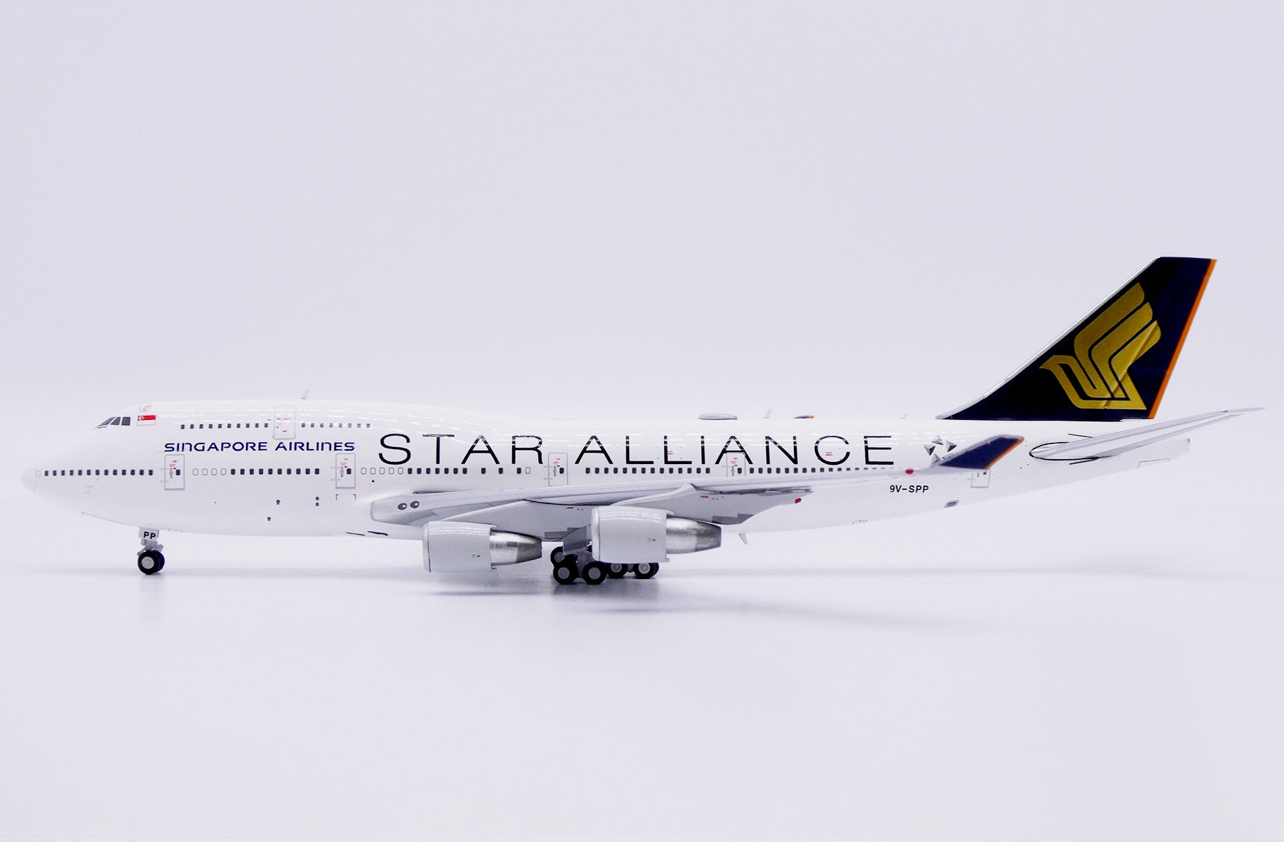 Singapore Airlines Boeing 747-400 9V-SPP 'Star Alliance' (XX40701)