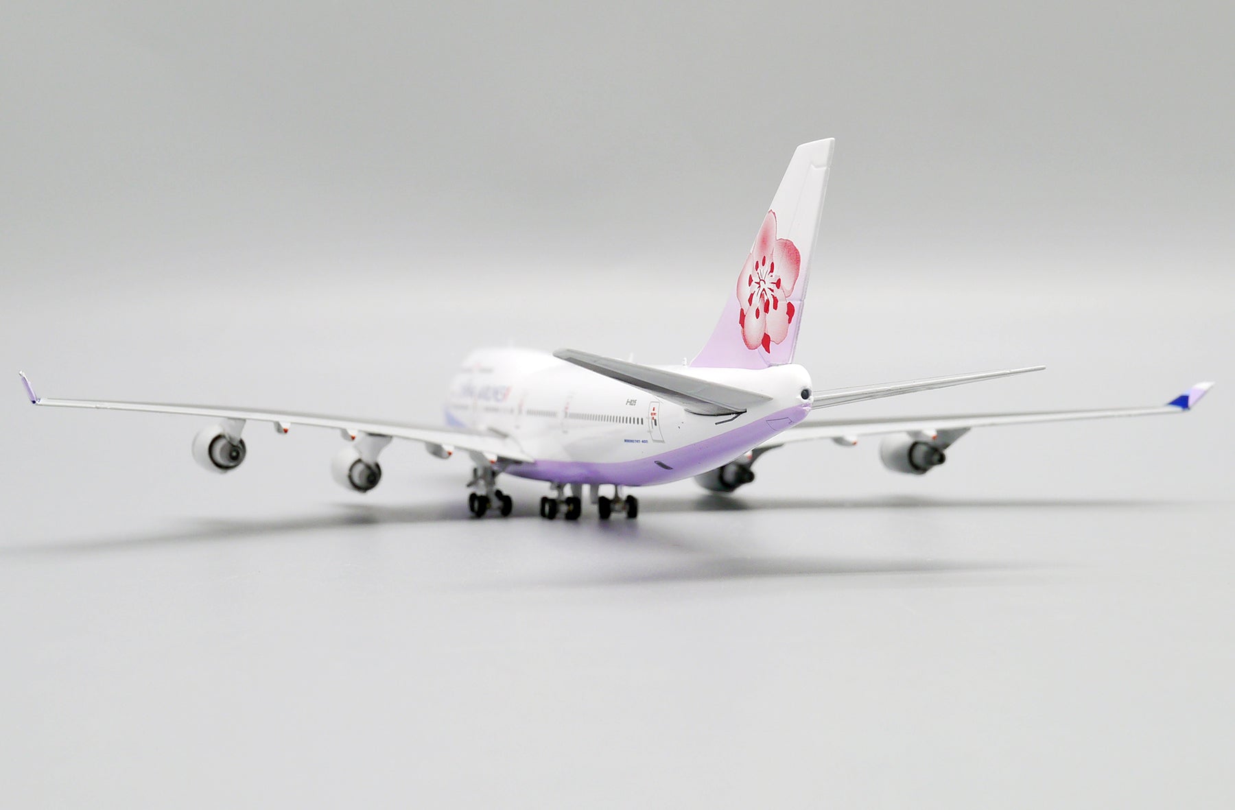 China Airlines Boeing 747-400 B-18215 'last passenger 747-400 ever build + last flight' (XX4977)